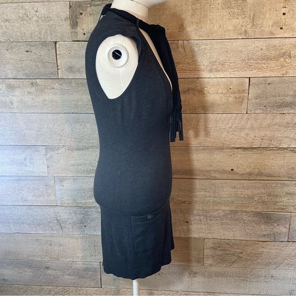 Guess women’s grey sweater dress in size medium - Picture 5 of 10